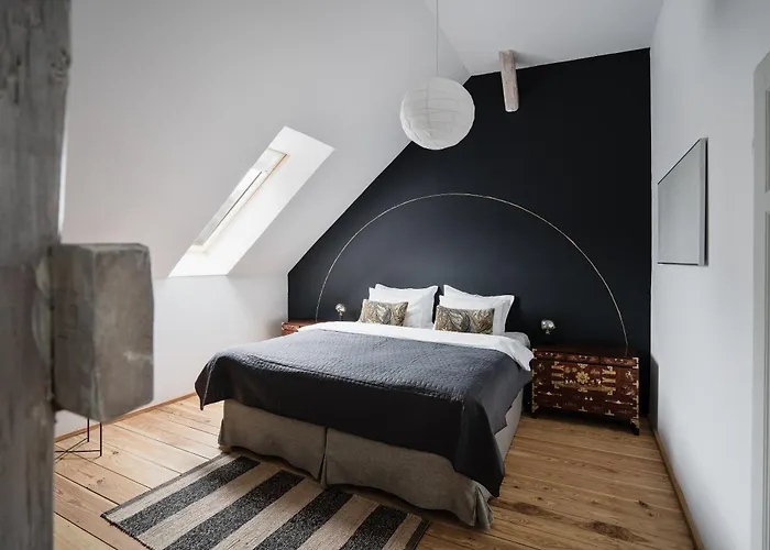 Rajskie Jablka - Azyl Dla Doroslych 3*