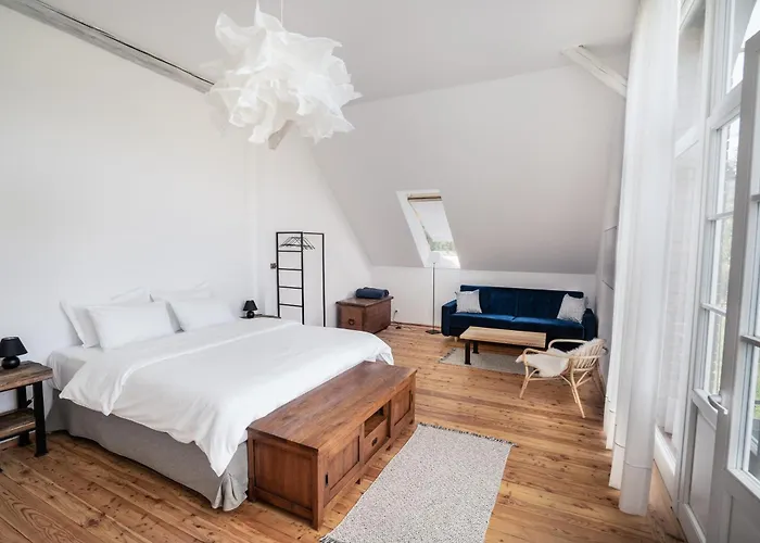 Rajskie Jablka - Azyl Dla Doroslych 3*